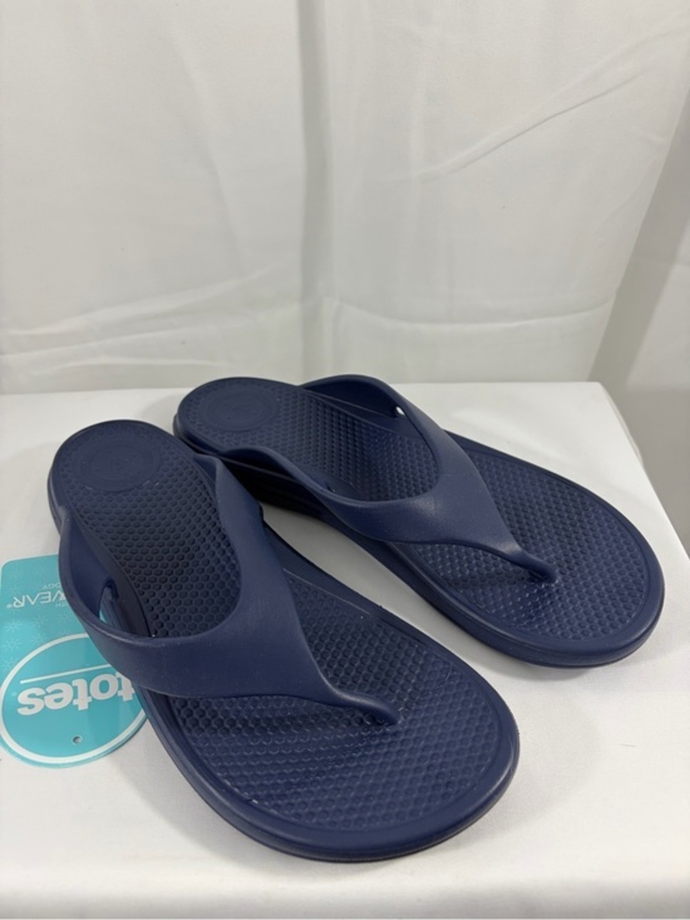 NWT totes Women’s Size 9 Navy Blue Comfort Flip Flops